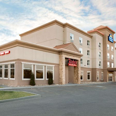 לדוק Days Inn & Suites By Wyndham Edmonton Airport מראה חיצוני תמונה