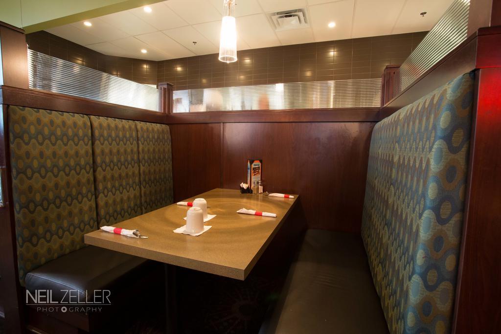 לדוק Days Inn & Suites By Wyndham Edmonton Airport מראה חיצוני תמונה