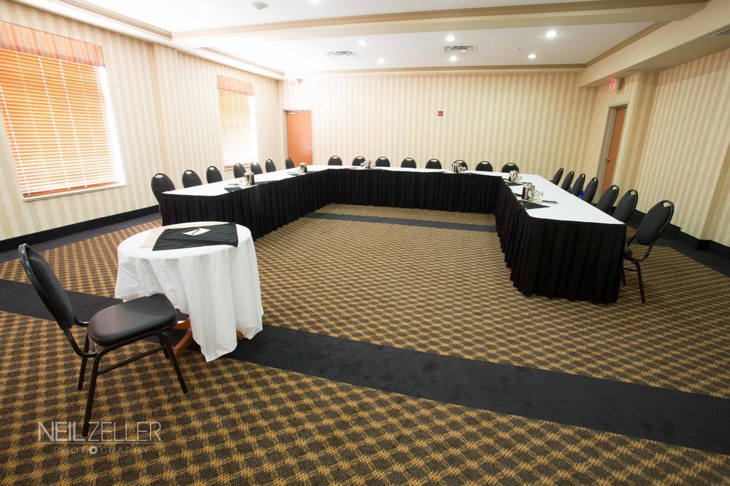 לדוק Days Inn & Suites By Wyndham Edmonton Airport מראה חיצוני תמונה