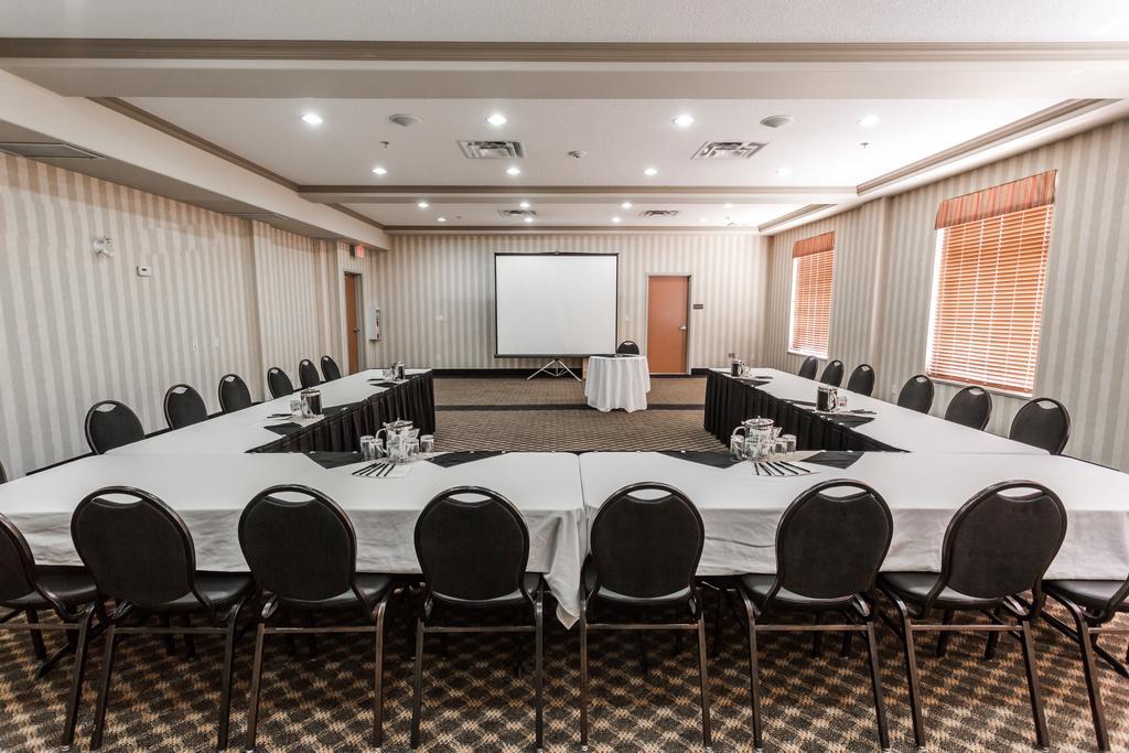לדוק Days Inn & Suites By Wyndham Edmonton Airport מראה חיצוני תמונה
