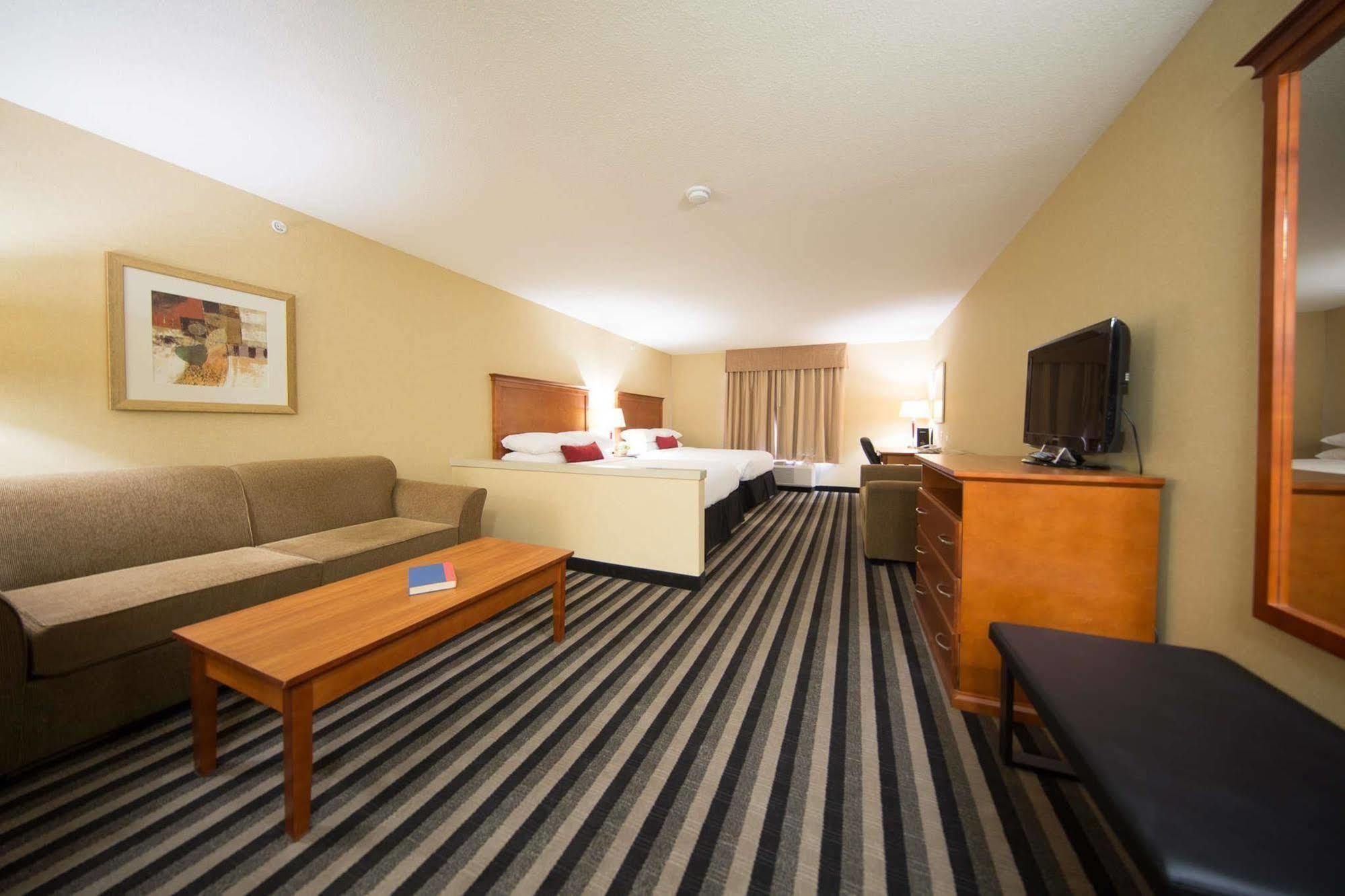 לדוק Days Inn & Suites By Wyndham Edmonton Airport מראה חיצוני תמונה