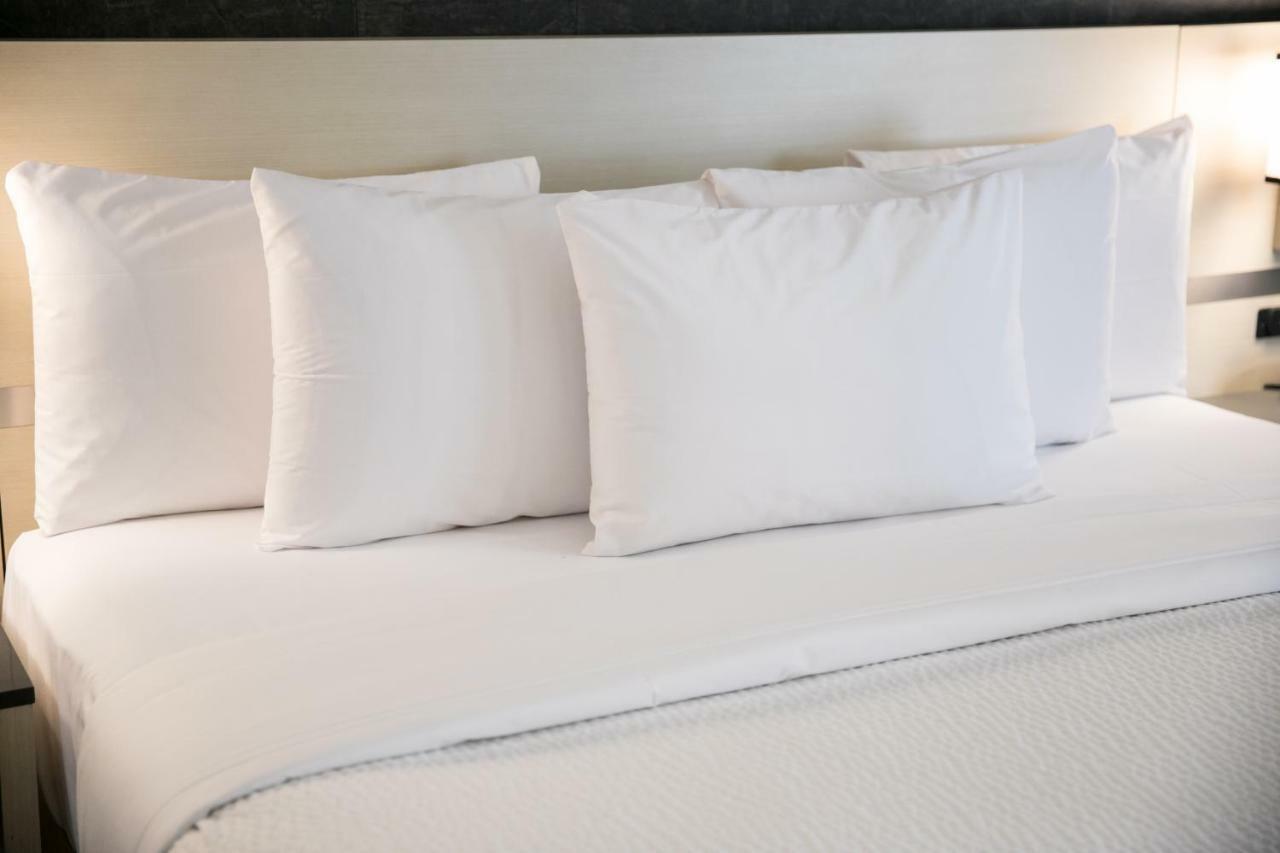 לדוק Days Inn & Suites By Wyndham Edmonton Airport מראה חיצוני תמונה